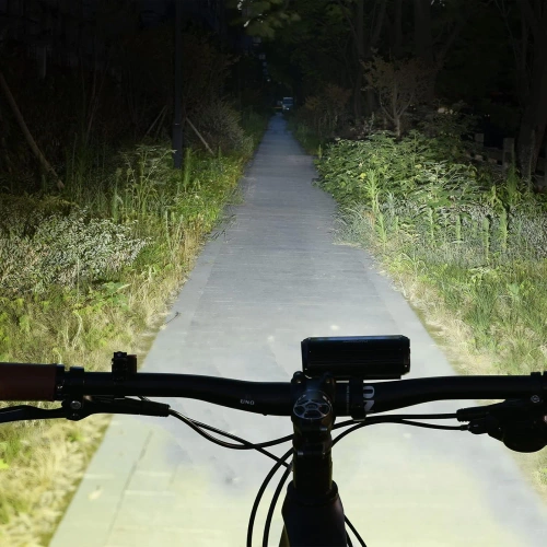 Leistungsstarkes 1200lm LED-Frontlicht fürs Fahrrad | Wasserdichtes, per USB wiederaufladbares Fahrradlicht | Fahrradlichter mit 3 Modi | IPX5 EOS630