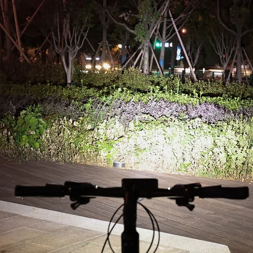 Leistungsstarkes 1200lm LED-Frontlicht fürs Fahrrad | Wasserdichtes, per USB wiederaufladbares Fahrradlicht | Fahrradlichter mit 3 Modi | IPX5 EOS630