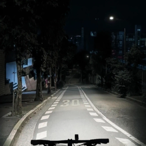 Fahrradlampe LED | 400 lm | Scheinwerfer mit 2.000 mAh Akku | 05BQ0034