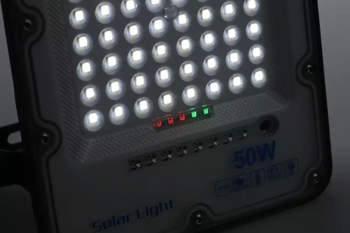 LED-Flutlichtstrahler | 50 W, 1.500 lm, 3.000 mAh, IP66, mit Fernbedienung | LD66-50W