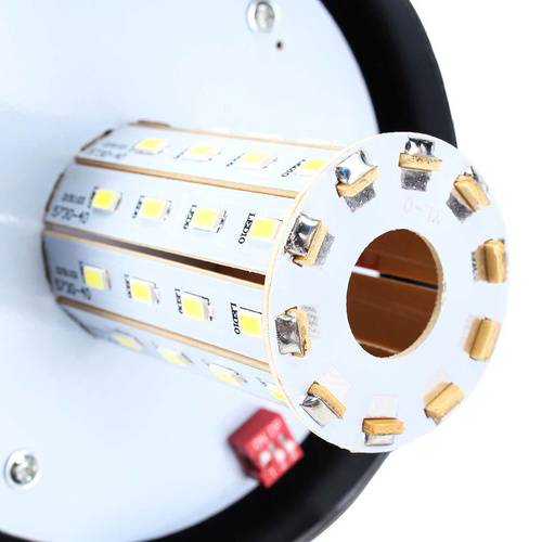 LED Warnleuchte auf Pfosten montiert | Warnblitz | Drehlicht | LED-03L-3-V2