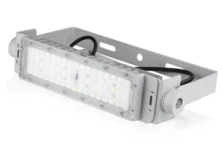LED-Flutlichtstrahler | 50 W | leistungsstarke Beleuchtung für Sporthallen, Fabriken, Haus | Aluminiumgehäuse | mit verstellbarem Halter | TMN-50W-silver