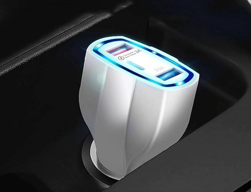 Schnellladegerät fürs Auto 2x USB 1x Typ-C | Schnellladung Quick Charge 3.0 | Umgebungs-LED | CA-005