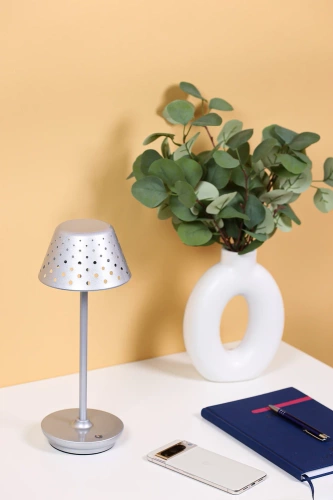Tischlampe mit eingebautem Akku | Nachtlicht mit drei Leuchtfarben | Stimmungsvolle Lampe für Hotel, Restaurant | HJA15-SILVER