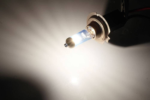 Ein Satz Glühlampen H7 Super White 55W