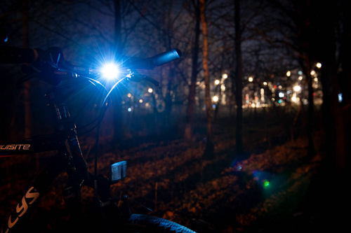 LED Fahrradlicht Set | Radlicht Set bestehend aus Vorderlicht & Rücklicht | 3 Leuchtmodi, CR2032-Batterien