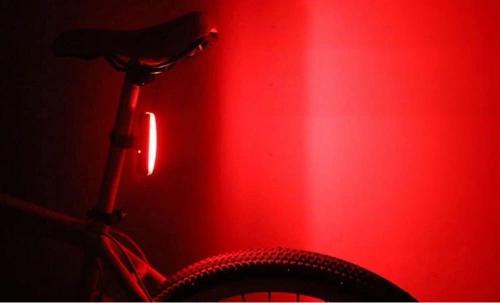 Leistungsstarkes COB 100lm Fahrradrücklicht | Fahrradlicht mit eingebautem Akku - USB wiederaufladbar | Leichtes Fahrradlicht 40g | BK-L2266