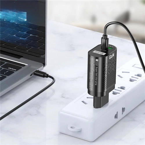 GAN | 65-W-Schnellladegerät mit USB- und PD 3.0-Anschlüssen (USB-C).
