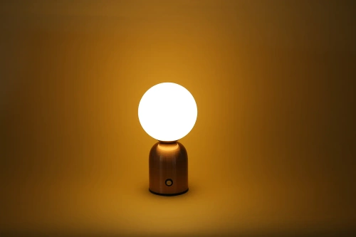Elegante Tischleuchte mit einstellbarer Farbe und Lichtintensität | Berührungsempfindliche Nachtlampe mit eingebautem Akku | YG-D031-KUPFER