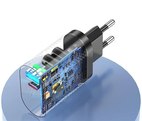 GAN | 65-W-Schnellladegerät mit USB- und PD 3.0-Anschlüssen (USB-C).