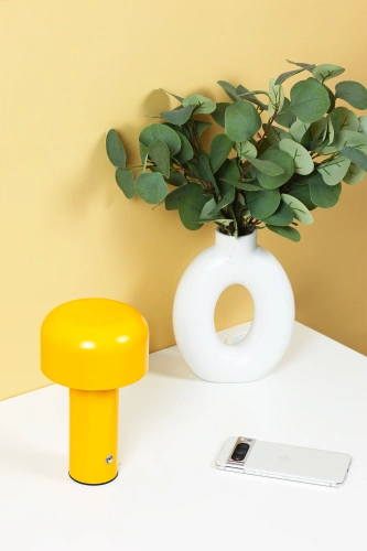 LED-Tischleuchte mit integriertem Akku | moderne Nachttischleuchte, Touch-Bedienung | YG-D017-Y