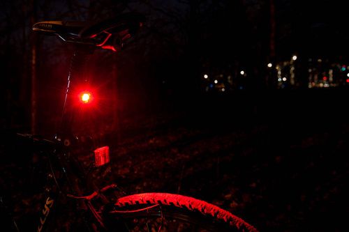 LED Fahrradlicht Set | Radlicht Set bestehend aus Vorderlicht & Rücklicht | 3 Leuchtmodi, CR2032-Batterien