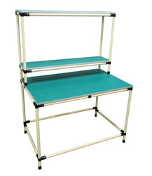 Packtisch für Lager | Arbeitsplatte + 2 Ablageböden