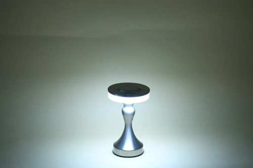 Tischlampe mit eingebautem Akku | Nachtlicht mit drei Leuchtfarben | Stimmungsvolle Lampe für Hotel, Restaurant | HJA14-A-SILVER