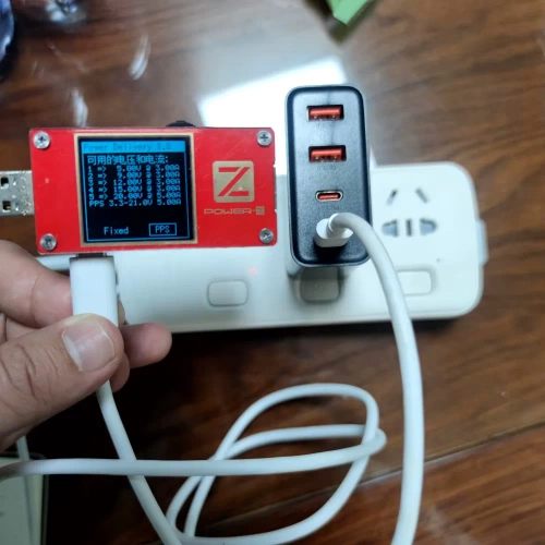 GAN | 100-W-Wandladegerät mit USB 3.0- und USB-C-Anschlüssen