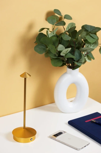 Tischlampe mit eingebautem Akku | Nachtlicht mit drei Leuchtfarben | Stimmungsvolle Lampe für Hotel, Restaurant | HJA32-GOLD