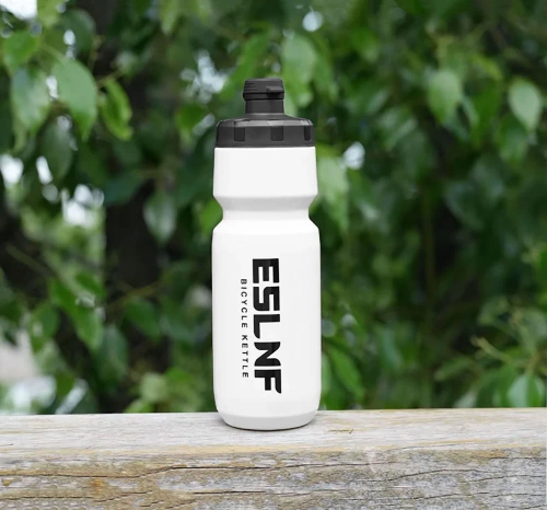 Fahrradflasche 720 ml | Leichte Sportflasche mit Ausgießer | YLB-720ML