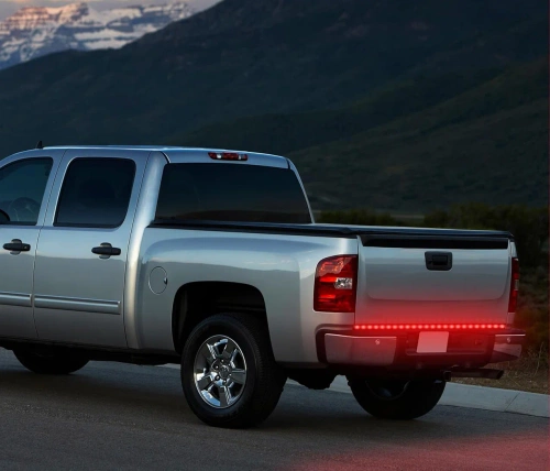 Dritte Bremsleuchte unter dem Spoiler, am Heck des Fahrzeugs | LED | 150 cm