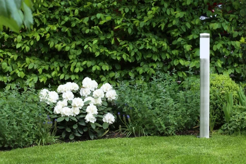Stehende Gartenlaterne, quadratischer Pfosten für E27-Glühbirne | 230V Stromversorgung, Edelstahl | Inox, 90cm | LLF-90CM