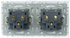 Doppelsteckdose mit Erdung F60 mit Rahmen | Weißes gehärtetes Glas | 230V | F60-SC80-2