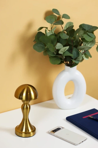 Tischlampe mit integriertem Akku | Nachtlicht mit drei Leuchtfarben | Stimmungsvolle Lampe für Hotel, Restaurant | HJA11-A-GOLD