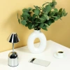 Kabellose Nachtlampe mit eingebautem 2000 mAh Akku | Moderne Tischlampe mit einstellbarer Leistung und Lichtfarbe | YG-D020-Silber