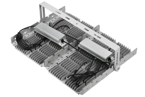 LED-Flutlichtstrahler | 600 W | Aluminiumgehäuse | für Sporthallen, Fabriken, Haus | mit verstellbarem Halter | TMN-600W-SILVER