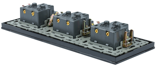 Dreifach-Steckdose mit Schutzkontakt F60 mit Rahmen | 230 V | schwarz | F60-SC80-3